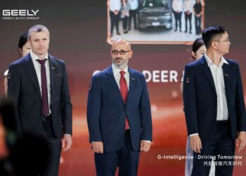 أوتوموبيلتي تحصد جائزة “أفضل صالة عرض لسيارات جيلي عالمياً”