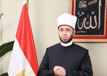 وزير الأوقاف يعزي السفير السعودي لدى القاهرة في وفاة والده