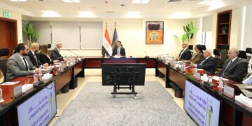 وزير الاتصالات يبحث مع مسؤولي إريكسون تعزيز التعاون الرقمي وخطط التوسع في مصر