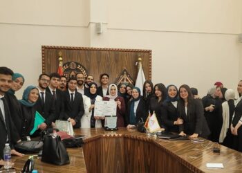 مجلس الشباب المصري بالعبور يشارك في مناقشات مشروعات تخرج تجارة بنها