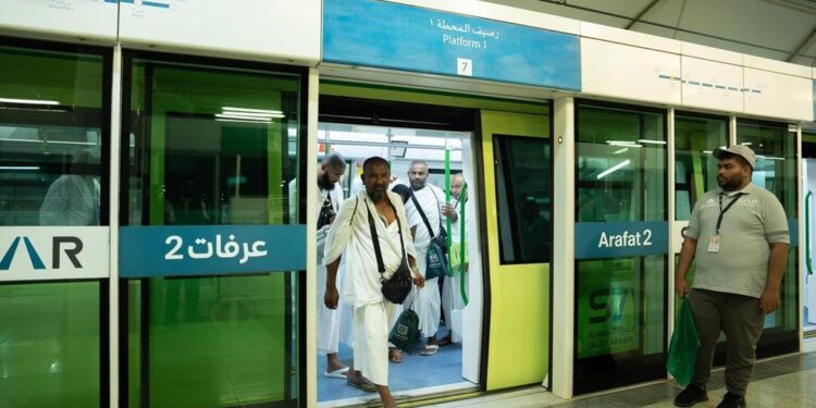 إجمالي أعداد الحجاج هذا العام بلغ 1,707,301