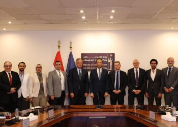 وزير الاتصالات يبحث مع غرفة صناعة التكنولوجيا والاتصالات تعزيز التعاون المشترك