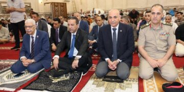 رئيس جامعة مدينة السادات يشارك محافظ المنوفية صلاة عيد الأضحى بـ شبين الكوم