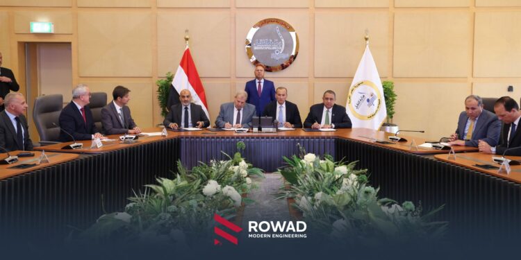توقيع عقد تنفيذ مشروعات سكك حديدية ولوجستية قومية