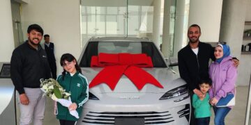 تسليم الدفعة الأولى من سيارة BYD Ti7