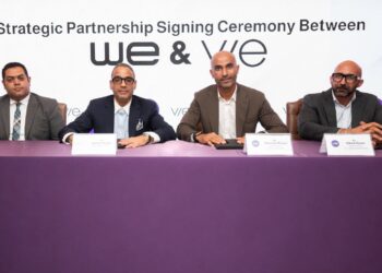 توقيع مذكرة تفاهم بين Communities و WE لتطوير البنية التحتية الرقمية لجميع مشروعتها