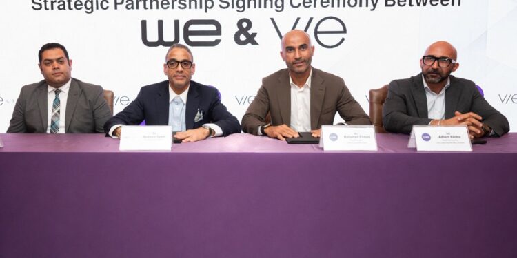 توقيع مذكرة تفاهم بين Communities و WE لتطوير البنية التحتية الرقمية لجميع مشروعتها