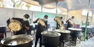 “سلمان للإغاثة” يواصل توزيع الوجبات الغذائية وسط وجنوب غزة