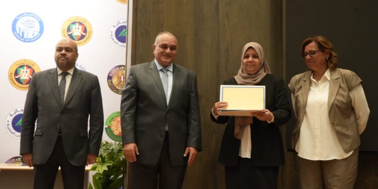المالية : أى مؤسسات قوية ترتكز على استثمار قوى فى الموارد البشرية