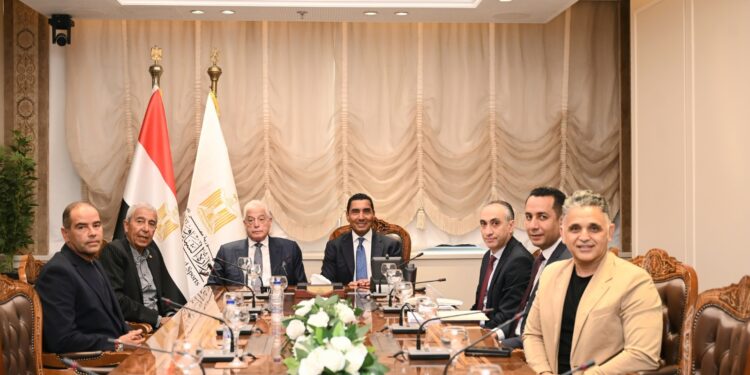 نادي السيارات يبحث مع وزير الشباب مستقبل ‏‏‏رياضات المحركات في مصر
