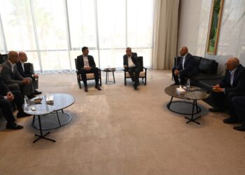 وزير الصناعة يزور مصنع «نيو كونكريت» ومشروع «خزن» للتخزين الذاتي بـ العلمين