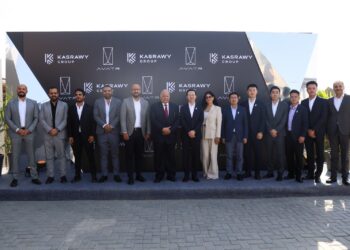 “تشن” يلتقي عملاء AVATR في مصر ويحتفل بتسليم سيارات جديدة