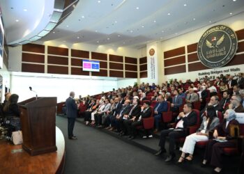 “الرقابة المالية” تناقش تعزيز التصدي لعمليات غسل الأموال وتمويل الإرهاب