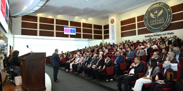 “الرقابة المالية” تناقش تعزيز التصدي لعمليات غسل الأموال وتمويل الإرهاب