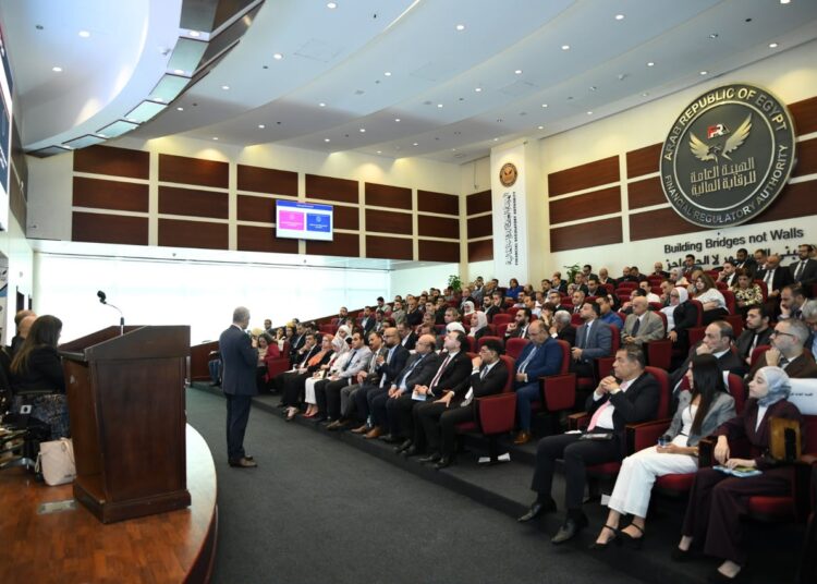 “الرقابة المالية” تناقش تعزيز التصدي لعمليات غسل الأموال وتمويل الإرهاب
