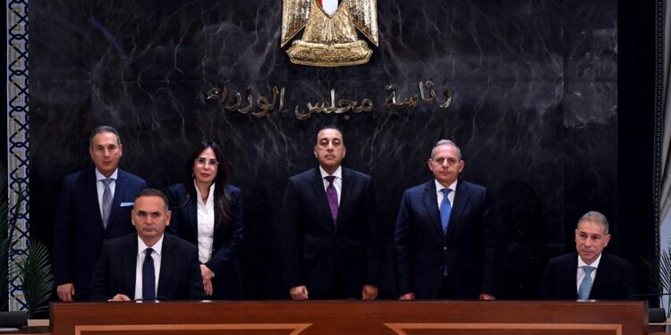 بنكا مصر والأهلي يوقعان عقد مع هايد بارك لـ قطعة أرض بالتوسعات الشرقية بالسادس من أكتوبر