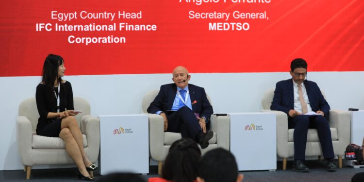 «مصر للطاقة» يناقش متطلبات تكامل شبكات الكهرباء وتجارة الطاقة بين الدول