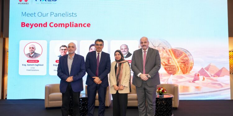 مناقشة تحديات السحابة الهجينة والبيانات القديمة وعمليات التدقيق